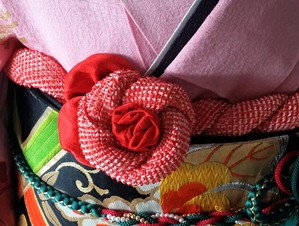 古典の大柄な帯なので・・・