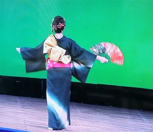 日本舞踊着付け　前半