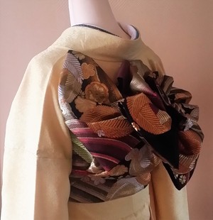 帯結びを考える