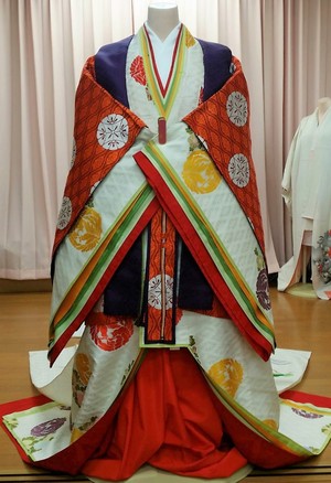 姫街道きものコレクション・十二単