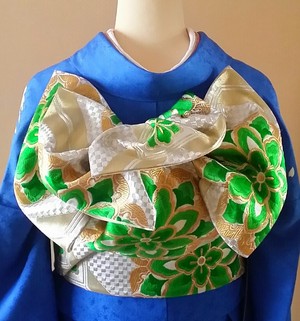 振袖でお花見気分