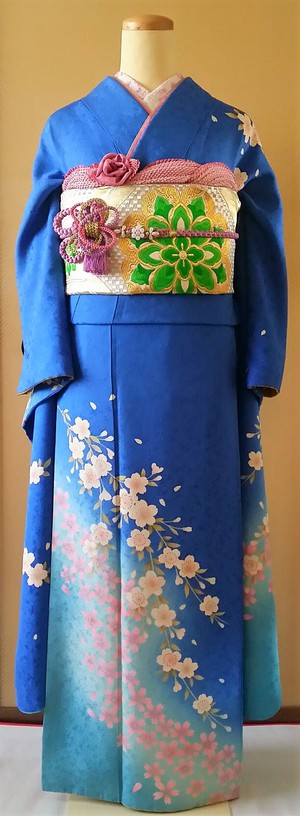 振袖でお花見気分