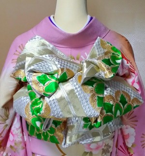 着物や帯の柄は本当に美しいです♪