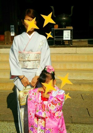 美しい胡蝶蘭の刺繍の着物と汕頭（スワトウ）帯