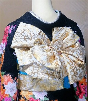 目に涼しいコーディネートを