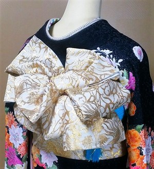 目に涼しいコーディネートを