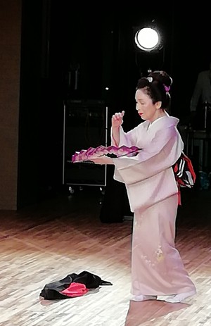 日本舞踊のお着付けをさせていただきました♪